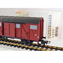 5330 Gesloten goederenwagen (1)