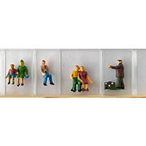 D81 - Zittende figuren (1)