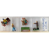 D81 - Zittende figuren
