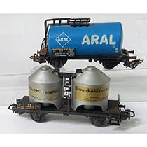 2 x goederenwagen