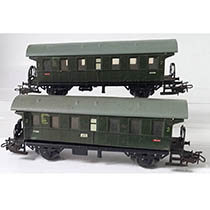 2 x 4002 Personenwagons